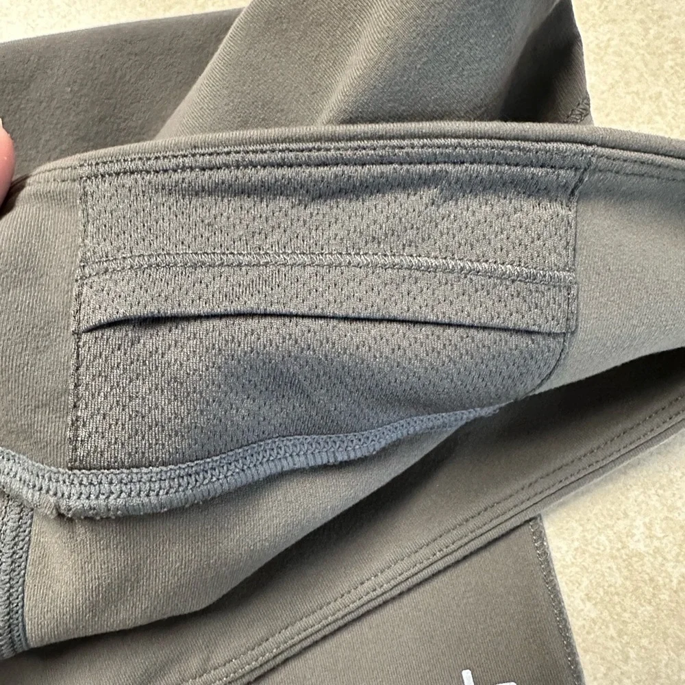 ALO Yoga Capri Leggings- Brown - Picture 5 of 8